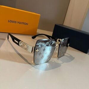 LOUIS VUITTON Luxury Monogram Square Sunglasses - Silver Gradient